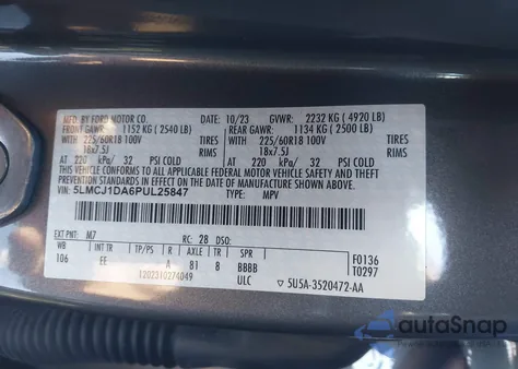 2023 Lincoln Corsair Standard z USA, uszkodzony, nr VIN 5LMCJ1DA6PUL25847